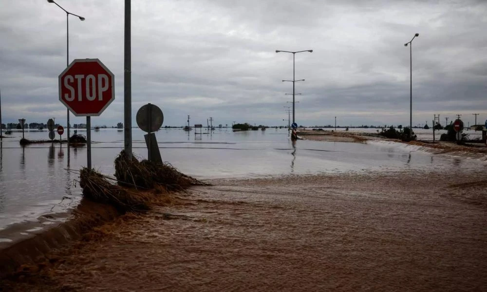 Θεσσαλία: Δύο νεκροί σε Βόλο και Παλαμά Καρδίτσας – Εγκλωβισμένοι στο Πήλιο